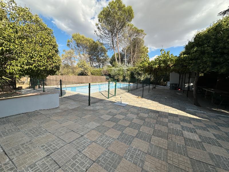 Foto 6275d58a-04f7-4177-bb52-1b95c879bef8. Xalet amb xemeneia aparcament piscina a Baeza