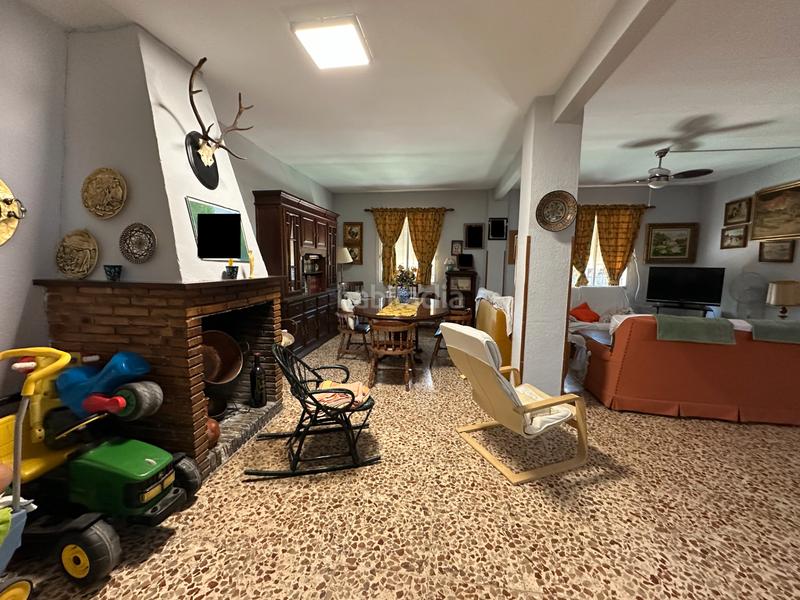 Foto 1ceab8f1-379c-4f6b-b6fd-65f83e42238d. Chalet estupendo chalet a 2 min en Úbeda