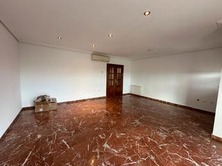 Flat in Plaza de Palma Burgos