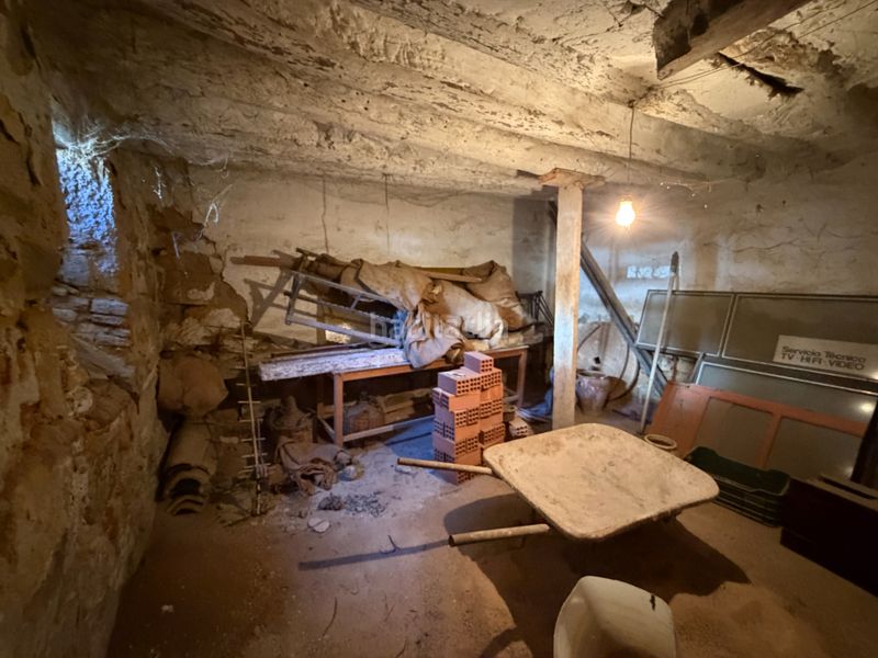 Foto f75e8a86-e263-4043-bf01-42f8bf96b692. Casa amb xemeneia a Úbeda