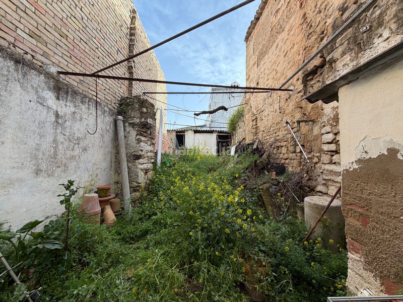 Foto 6a925a31-f989-4143-b678-35f4ae73a4d4. Casa amb xemeneia aparcament a Úbeda