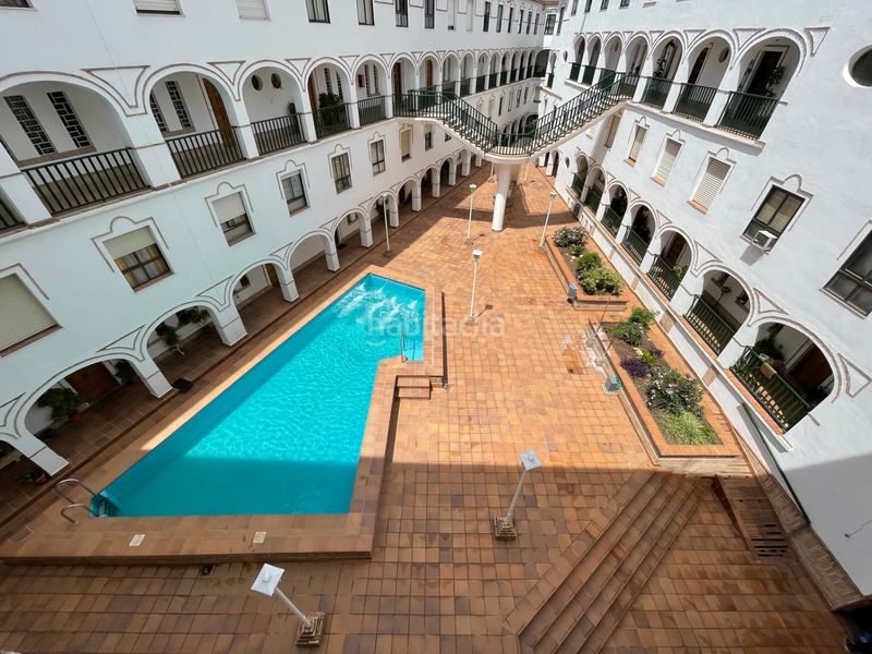 Foto badfda77-05ef-401c-bd56-da66ec9375de. Dúplex amb calefacció piscina a Úbeda