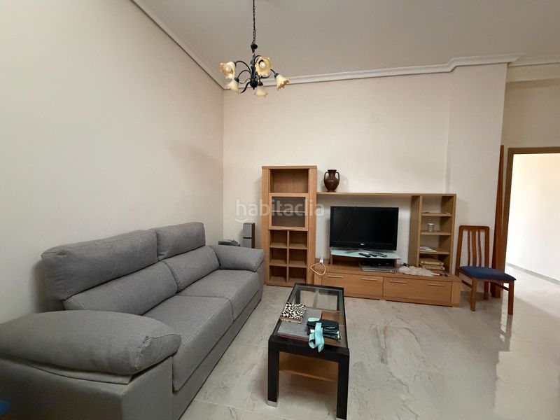 Foto 8753f825-9dda-496b-8261-3d973fa0ad6a. Casa a Úbeda
