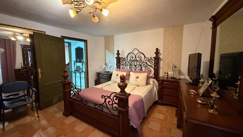 Foto da451a7e-1059-4e7b-a147-58c6dba720d7. Casa amb xemeneia a Úbeda