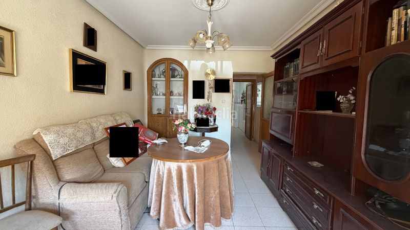 Foto b917b5a6-a1de-4bee-a0cb-5e502199d9fc. Casa amb aparcament a Úbeda
