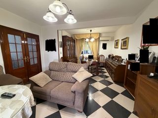 Casa  Calle navas de tolosa. Estupenda casa barrio san pedro