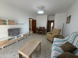 Rent Flat  Calle cazorla 15. Estupendo piso puerta el sol