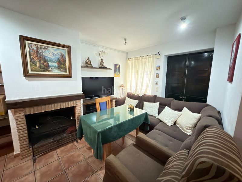 Foto a9f25380-4ee1-4cef-8e86-b6c8a8a3d53a. Casa amb xemeneia calefacció a Rus