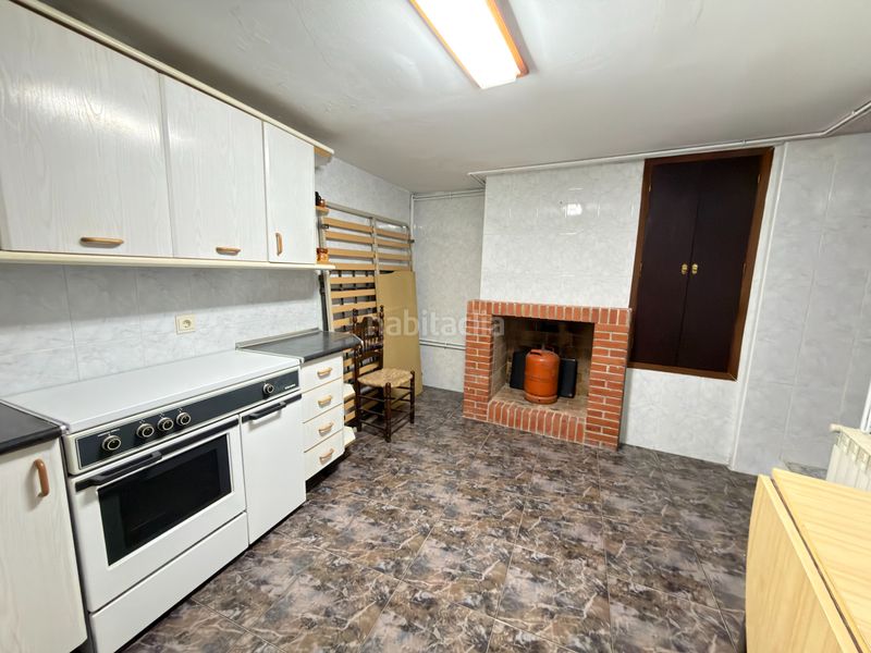Foto e03f3311-7b4d-4901-a75a-83f975dd7de6. Casa amb xemeneia calefacció a Rus