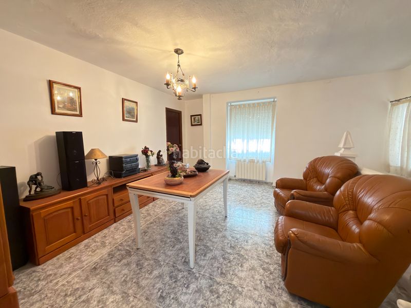 Foto e1262a9d-c480-4cb9-a755-304bcd59e80d. Casa amb xemeneia calefacció a Rus
