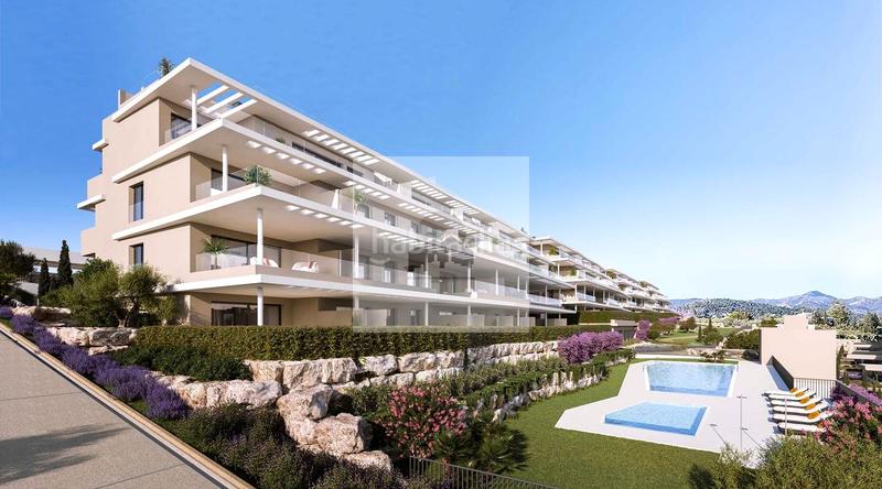 Foto 1a47e53d-b4a7-4196-8a21-a8d2255b649c. Ático atico obra nueva 2 dormitorios terraza y solarium en Estepona