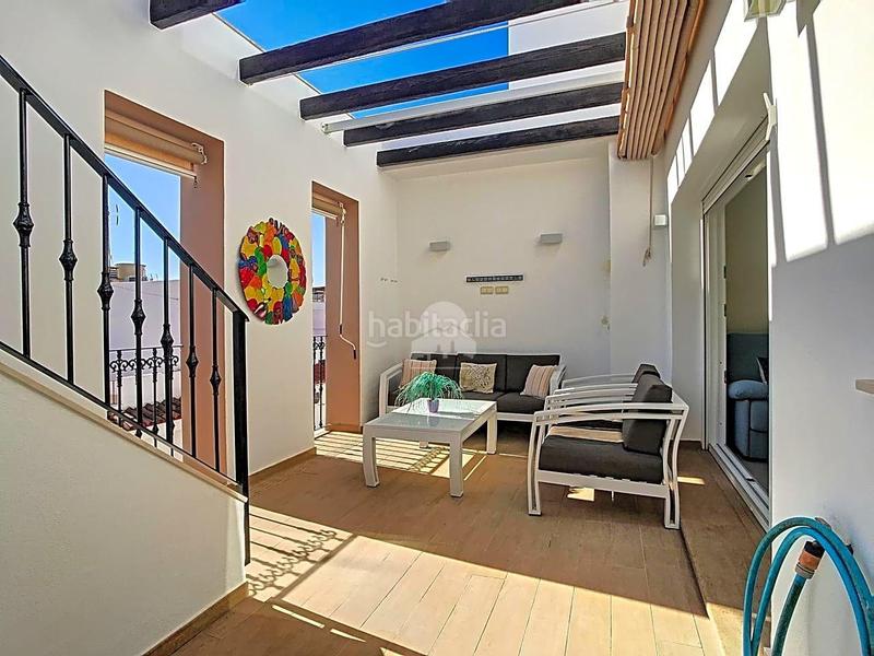 Foto 2ca6b033-af95-4175-bfea-35a45f8c6c45. Casa acogedora casa unifamiliar con ascensor en el Centro con piscina privada en Estepona