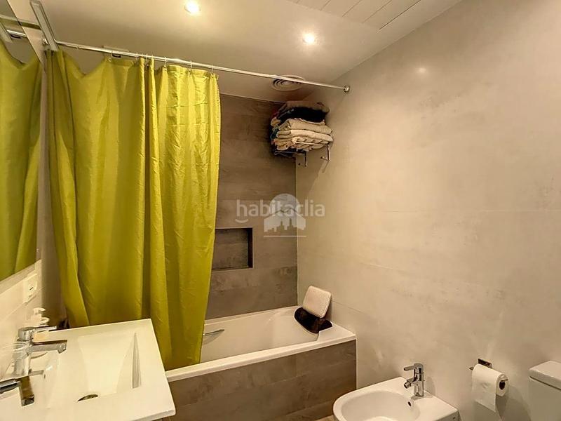 Foto 57e086c3-23e3-4c6c-b593-c6c393fb27e4. Casa acogedora casa unifamiliar con ascensor en el Centro con piscina privada en Estepona