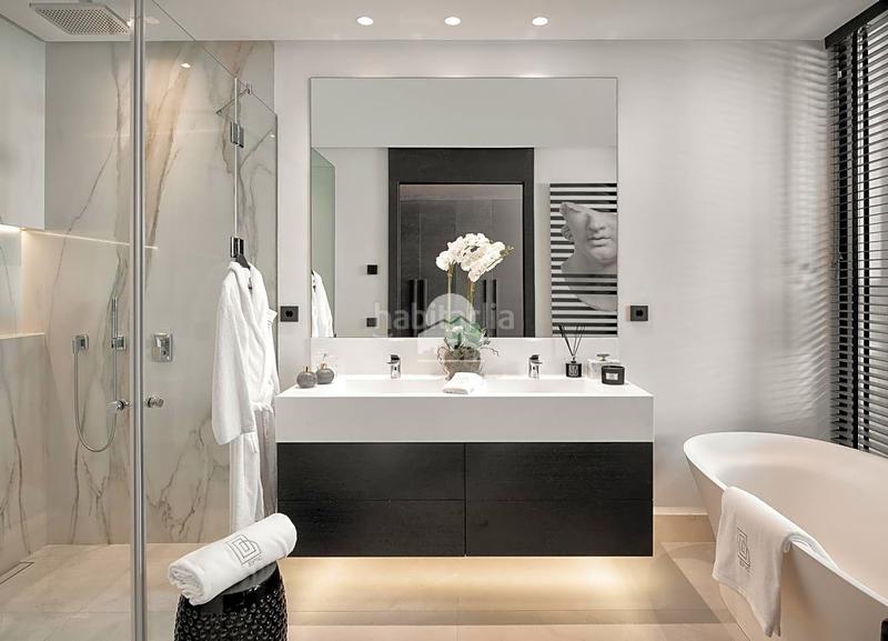 Foto 312992ed-5ad2-49ad-817e-44de431acb9d. Penthouse with heating parking pool in Los Naranjos Marbella