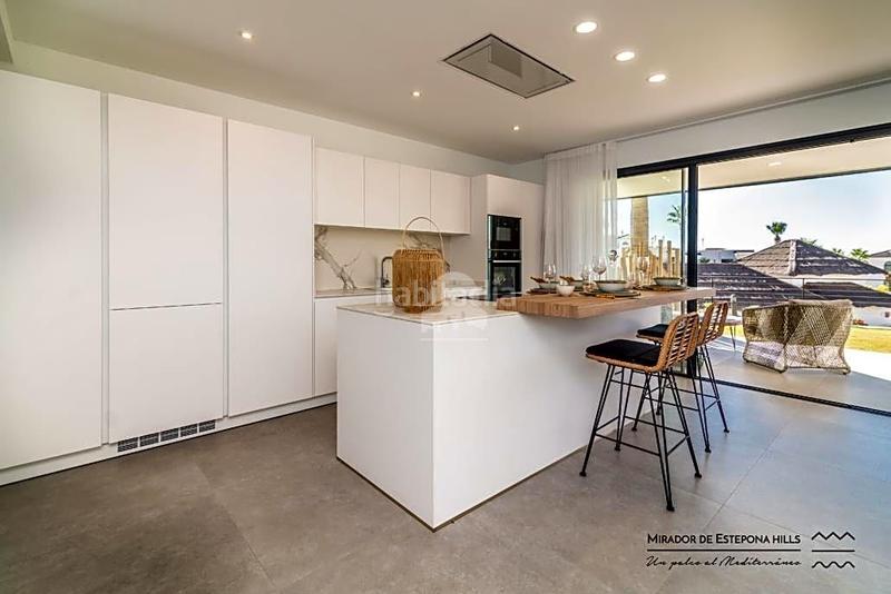 Foto 928b6fef-db7a-4cde-af4a-89f93229f39b. Attico con parcheggio in Cancelada Estepona