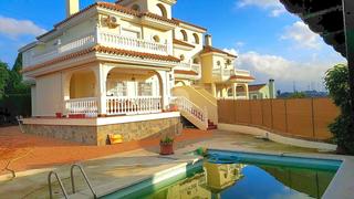 Casa aparellada a Los Llanos. Magnífica vivienda pareada  acceso directo a la calle