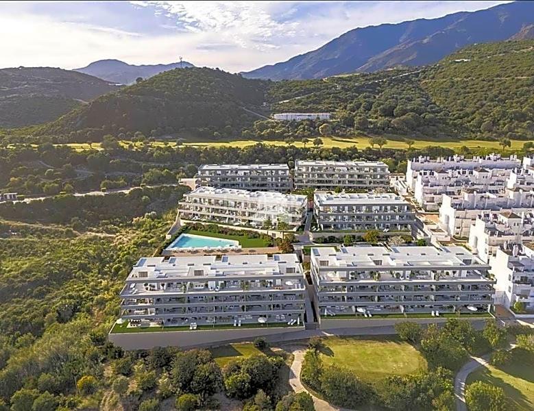 Foto b4ba688f-f315-414c-89cb-e3ce1f455973. Appartamento con parcheggio piscina in Valle Romano Golf Estepona