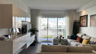 Pis a Puerto de Estepona. Apartamento centrica reformado en venta.