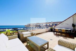 Location Attique à San Luis de Sabinillas. Alquiler de temporada escolar, edificio primera linea de playa