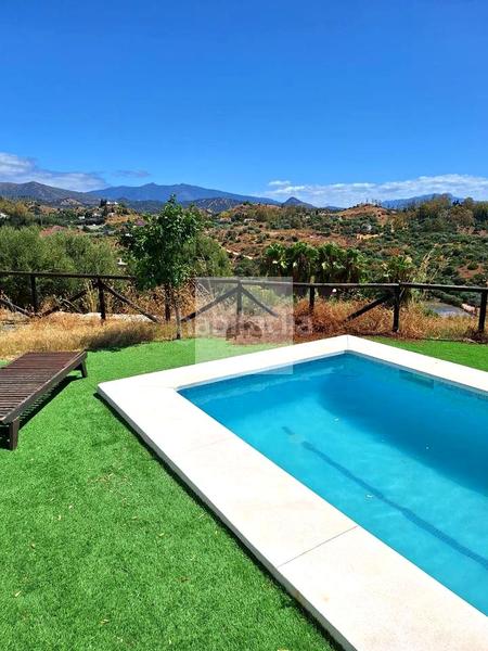 Foto b28b4fc1-0ff1-41d4-a16b-37b95e71aeba. Casale in Las Lomas Estepona