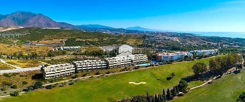 Foto f5caecea-7868-49f2-afa1-6f2e78033379. Piano terra con riscaldamento piscina in Estepona golf Estepona