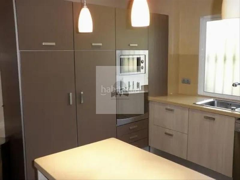 Foto d954097d-bc5b-47ff-9af9-e71267ff24f9. Casa in Los Llanos Estepona