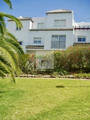 Casa en Los Llanos. Casa pareada zona padron estepona