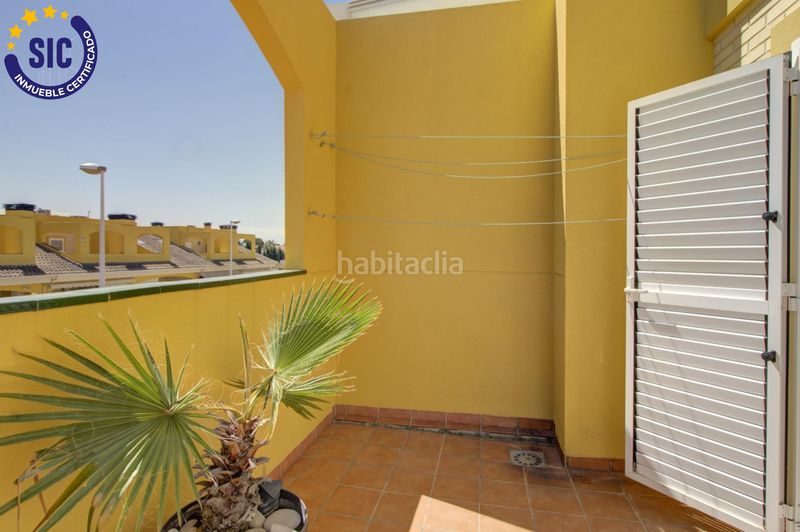 Foto 0d8e4d59-8f8e-4272-9b35-d03a00773b18. Casa adossada amb calefacció aparcament piscina a Sagunt