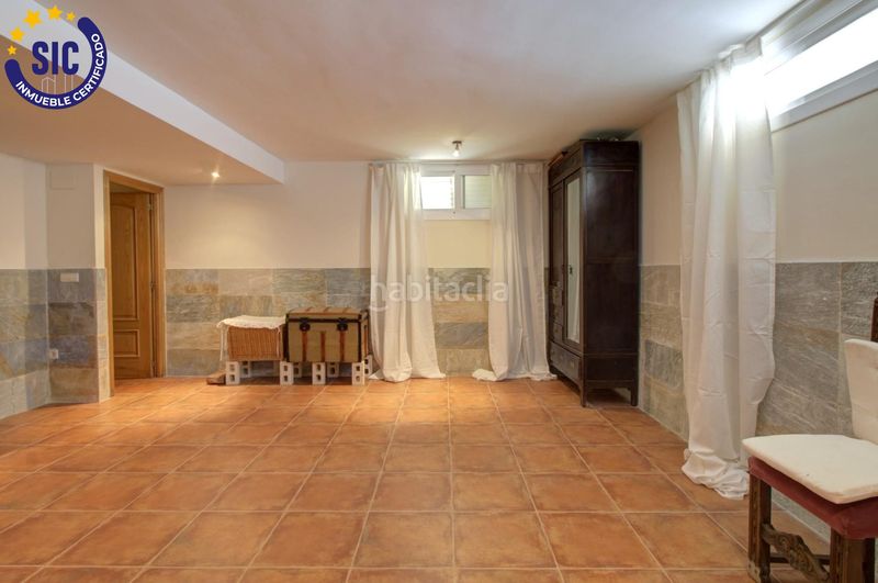 Foto 37bd2025-adb6-46c4-b36c-069eecbc4423. Casa adossada amb calefacció aparcament piscina a Sagunt