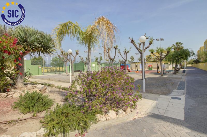 Foto 486d5a7d-9c69-4c83-b5a0-4b0df7552093. Casa adossada amb calefacció aparcament piscina a Sagunt