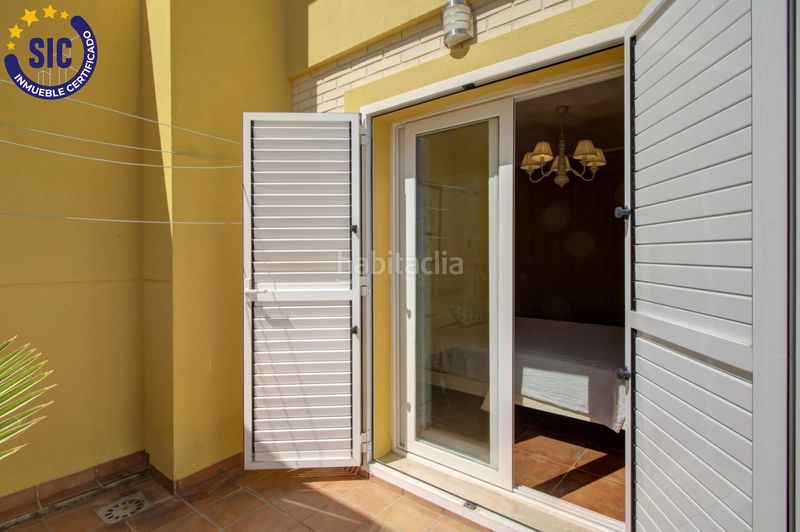 Foto a700e5bc-6883-4c8c-a726-d5706260e559. Casa adossada amb calefacció aparcament piscina a Sagunt