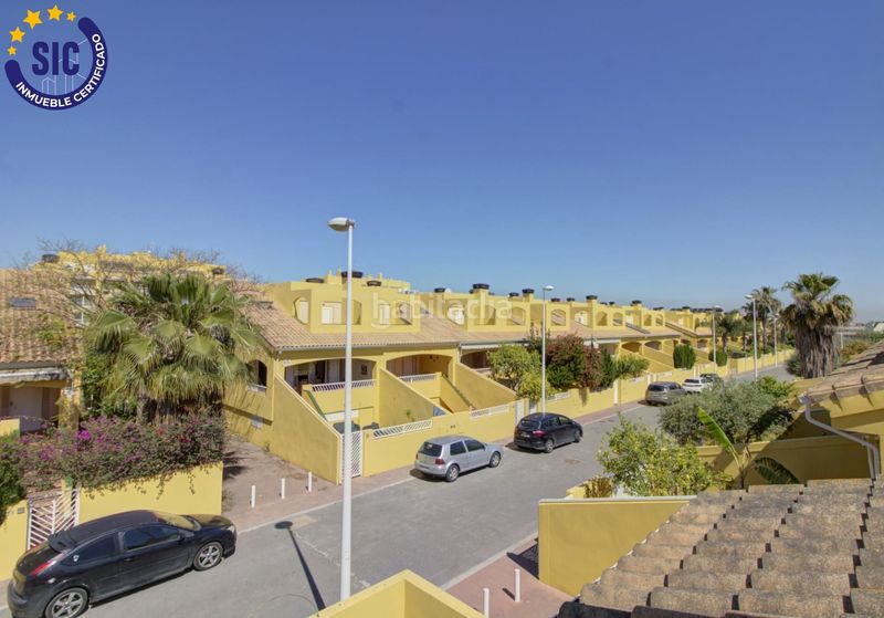 Foto aecbf2a6-2e02-494e-b69a-c8df607492ab. Casa adossada amb calefacció aparcament piscina a Sagunt