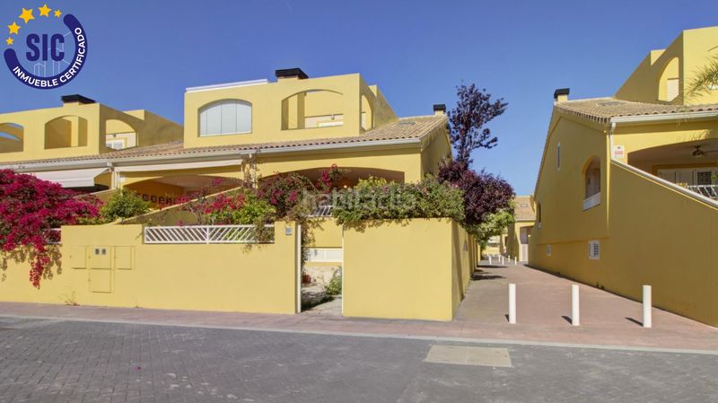 Foto b11b9ec2-1e49-41ad-b563-c958a9eec4a8. Casa adossada amb calefacció aparcament piscina a Sagunt