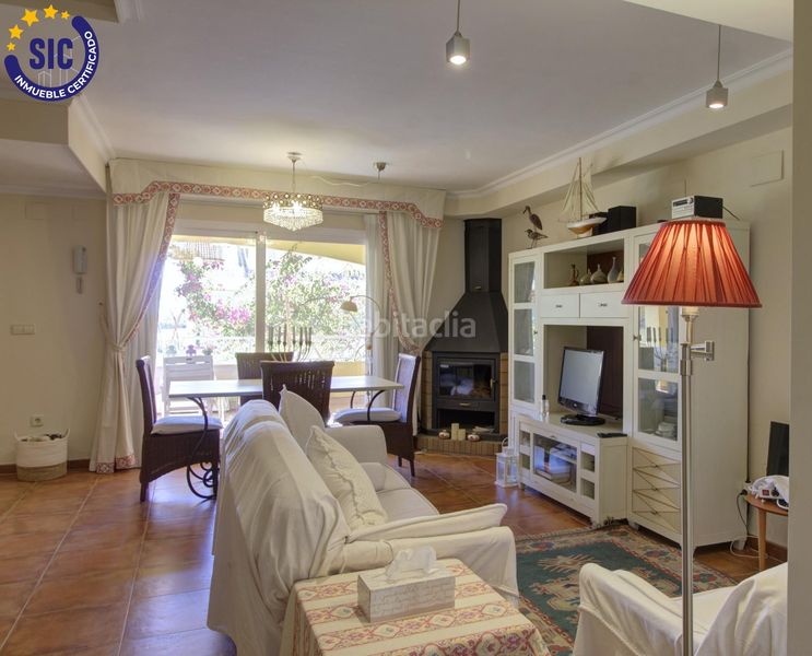 Foto b5f8ba23-a0ed-4a84-88d4-7d1c56eeac09. Casa adossada amb calefacció aparcament piscina a Sagunt