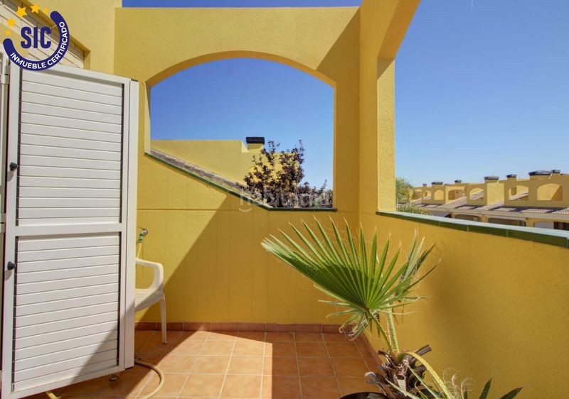 Foto c0919b54-5571-4515-ba60-60ee1291b695. Casa adossada amb calefacció aparcament piscina a Sagunt