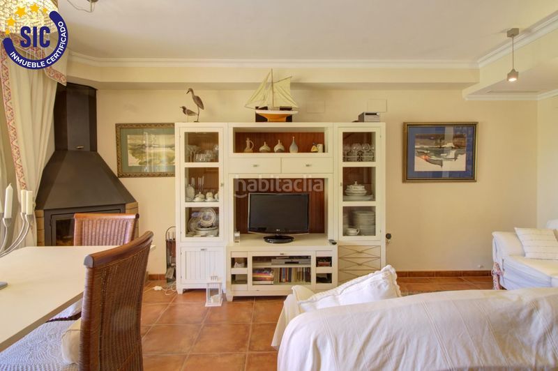Foto d3c8550c-c663-4878-9820-3a35005a15ce. Casa adossada amb calefacció aparcament piscina a Sagunt