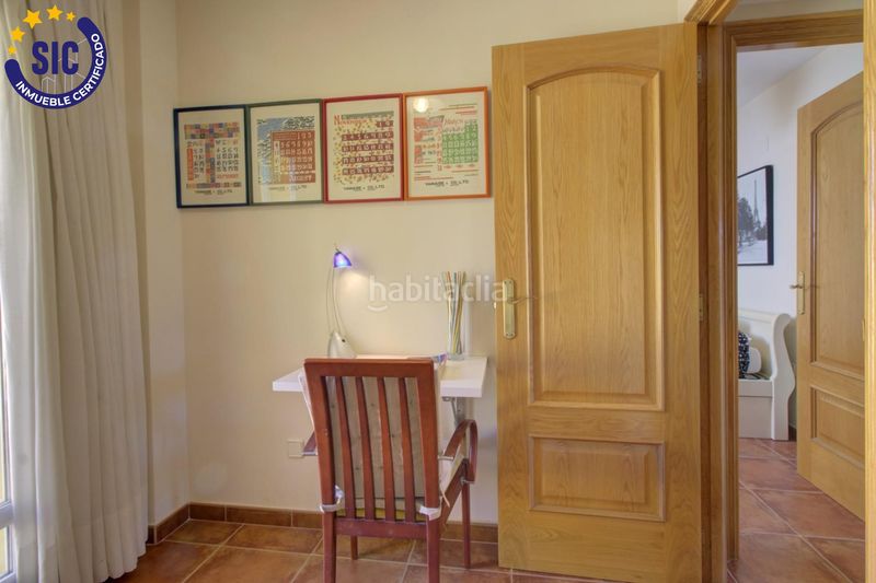 Foto e2b0b1ca-39fd-4a9b-bd33-7cadadd21e2f. Casa adossada amb calefacció aparcament piscina a Sagunt