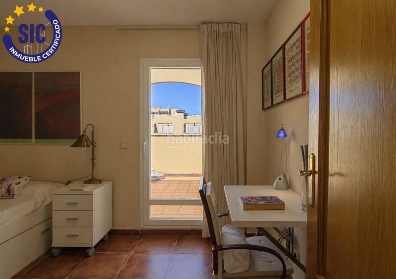 Foto f8610f1b-f0c2-4211-a823-4a9ee157a3f6. Casa adossada amb calefacció aparcament piscina a Sagunt