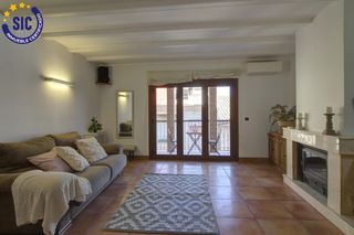 Casa  Calle del mur 52. Espaciosa vivienda familiar en el corazón de almenara