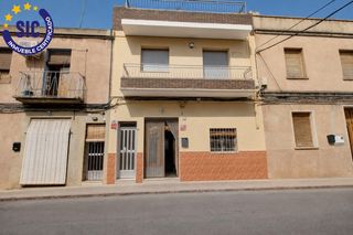 Planta baixa  Calle colom 4. Amplitud y tradición en el corazon de faura