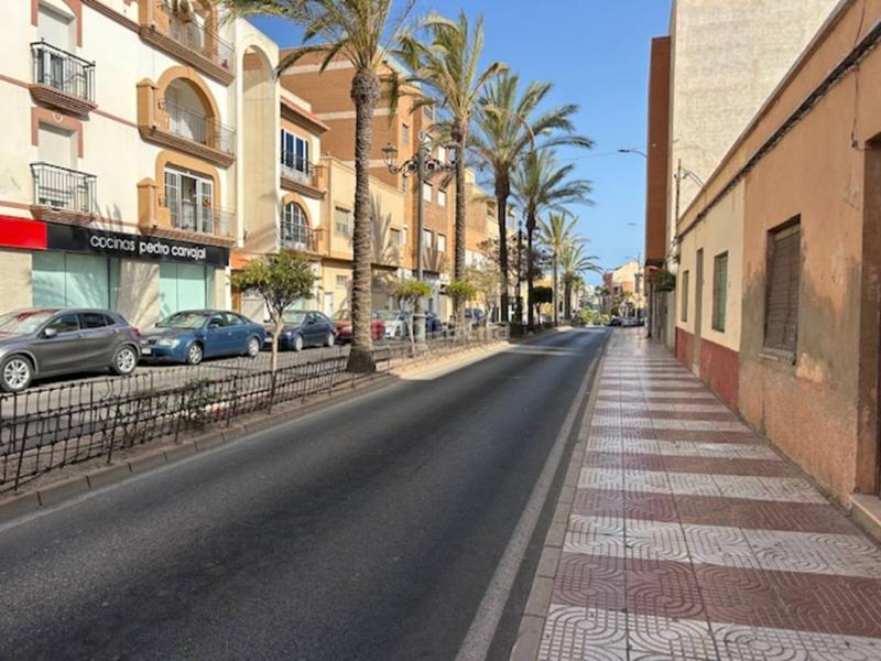 Foto 7da6a488-56fc-4bcc-8c32-1fe8fd0bc42d. Affitto locale commerciale in Roquetas pueblo Roquetas de Mar