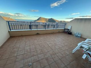 Appartement  Calle higueras. Venta de piso de dos dormitorios en envía golf con terraza solea