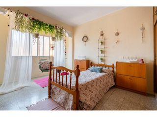 Flat in Ciudad Jardín - Tagarete - El Zapillo. Piso zona zapillo de 3 dormitorios con 1 baño muy próximo al pas