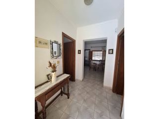 House in Roquetas pueblo. Encantadora vivienda reformada con amplio patio en el corazón de