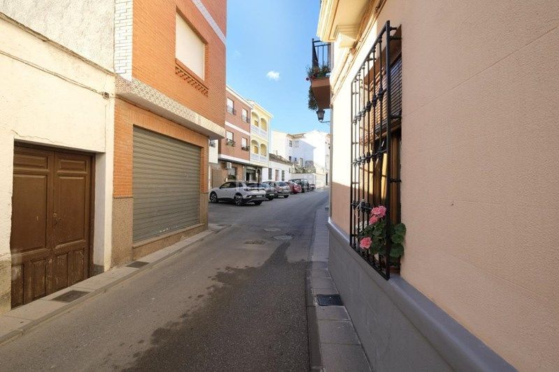 Foto af869f3b-5e43-440a-ab99-0d736e3a6ec9. Geschäftsraum in calle doctor rejón delgado 26 in Padul