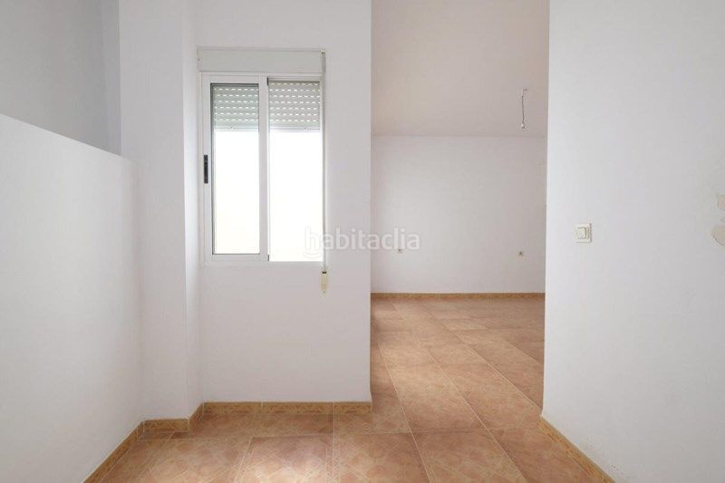 Foto ba3ebcf5-a0fa-4a28-a44d-0c4b6a264e48. Geschäftsraum in calle doctor rejón delgado 26 in Padul