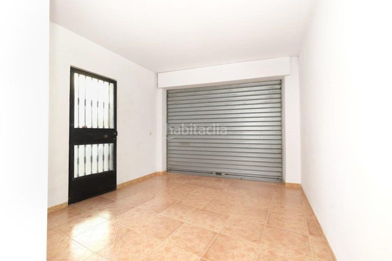 Foto bfc14d1d-8145-4884-bd62-8890c27619c2. Geschäftsraum in calle doctor rejón delgado 26 in Padul