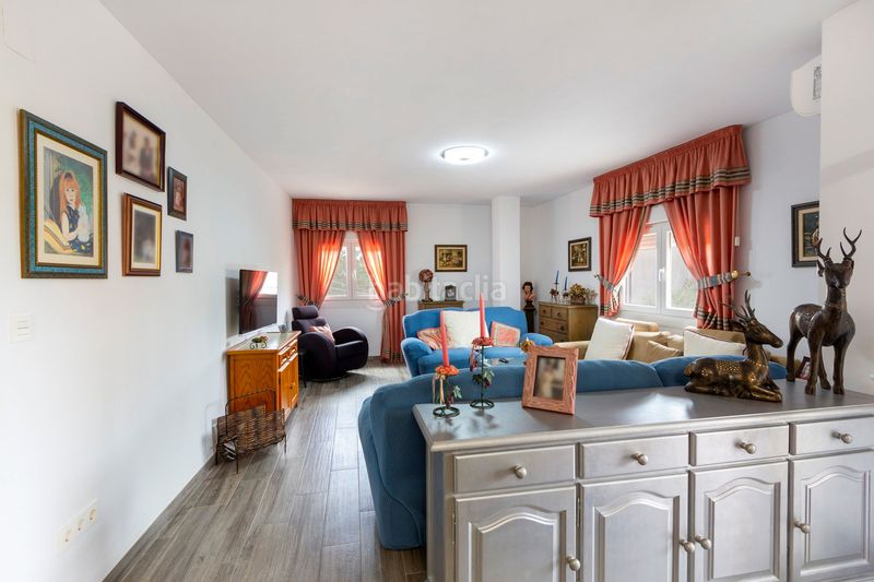 Foto 47b1643d-da0d-469e-b631-285c2c1e83d0. Casa amb aparcament a Padul