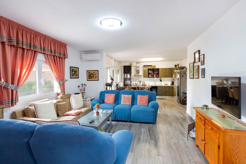 Foto 99f3ef64-44eb-416e-8698-67e4604b8d33. Casa amb aparcament a Padul