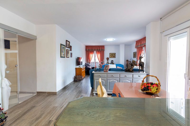 Foto bb73467a-26b0-42f1-baf0-4c51418ae09a. Casa amb aparcament a Padul